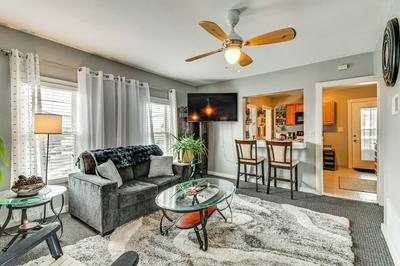 5 Mi to Dtwn Syracuse: Updated Apartment!