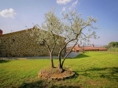 Villa in Cortona With Pool and Val di Chiana View