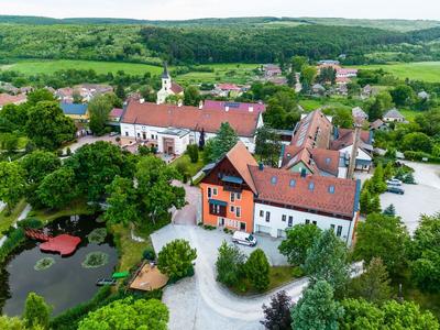 Hotel Vécsecity Wellness and Conference
