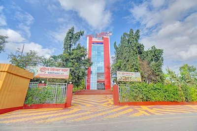 Fabhotel Silver Star