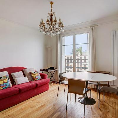 Bright Etoile Bright 2 bed Close to Eiffel Tower Arc the Triomphe et Champs Elysees