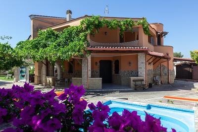 Villa Erika With Private Garden