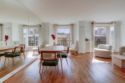 Passy Glow 2BR Home in the 16th Arrondissement