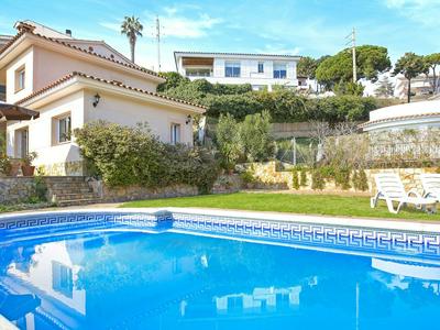 Modern Villa in Canyelles With Private Swimming Pool