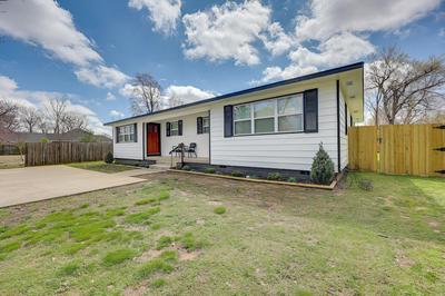 Home: Grassy Yard, Walk to Bentonville Square
