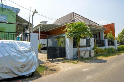 SPOT ON 93210 Griya Kos Kanjeng Mami Syariah