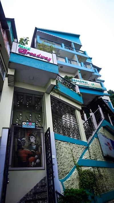 Goroomgo Broadway Mall Road Darjeeling