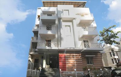 Treebo Trend White MG