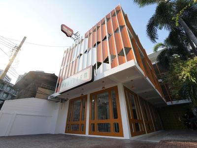 RoomQuest Hotel Pratunam