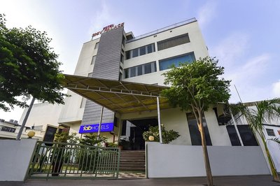 Fabhotel Shiv Palace