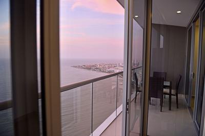 41st floor LUXURY apartment - sea view