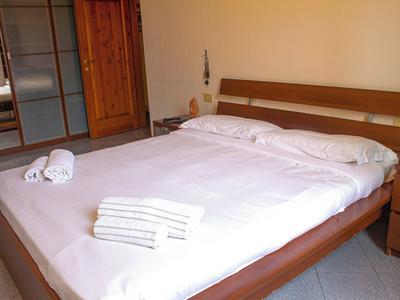 WINE HOUSE- SALUTATI 78