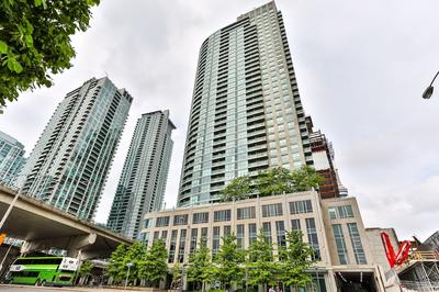 Vibrant Urban Condo 2Bed 2Bath