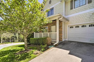 Chic Dtwn Townhouse w/ Hot Tub & Mtn Views!