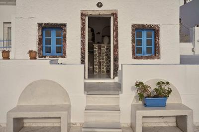 Amphitheater Cave Houses