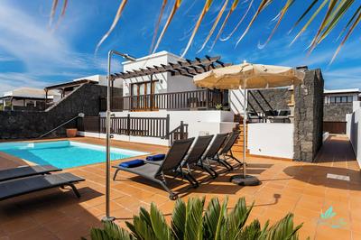 4 Bed Villa - Heated Pool, Pool Table, Bbq, Patio
