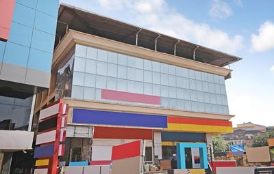 OYO 23083 Hotel Hindustan Deluxe