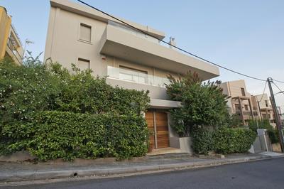 Vari Views in Vari With 3 Bedrooms and 3 Bathrooms