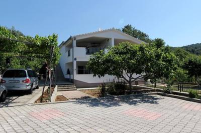 Lovely 2-bedroom Apartment in Poljica