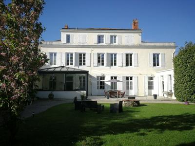 Chambres d'hôtes H De Surgeres