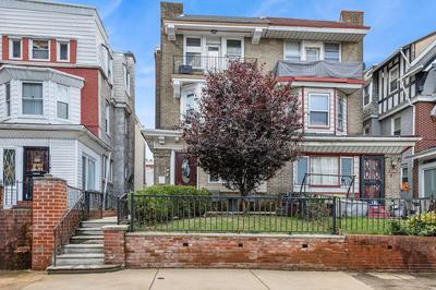 Elegant 5br Townhome In Prime Location 5 Bedroom Townhouse by RedAwning