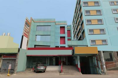 OYO 898 Berts Condotel