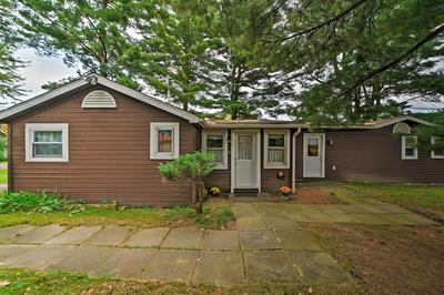 Walk to Beach & Lake: Idyllic Escape in Edinboro!