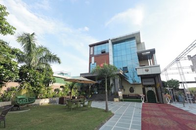 HOTEL SRG INN