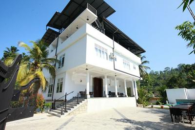 Lavenro Hotel & Resort