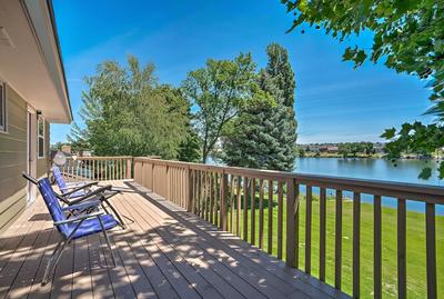 Lake House w/ Hot Tub - 1 Mi to Surf 'n Slide