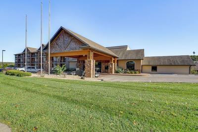 Resort Amenities & Lake Access: Camdenton Retreat