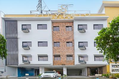 OYO 896 Silverio Suites