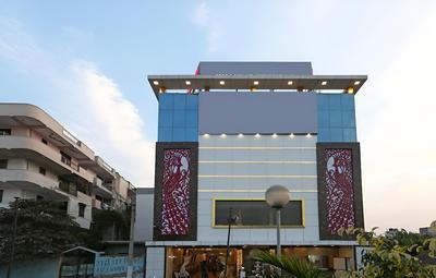 OYO 12833 Century Grand