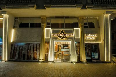 Superior Pyramids INN