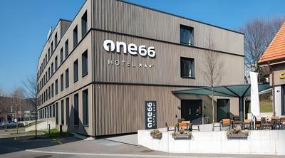 Hotel one66