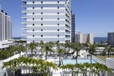 Sapphire Suite Beachfront, Gym + Pool!