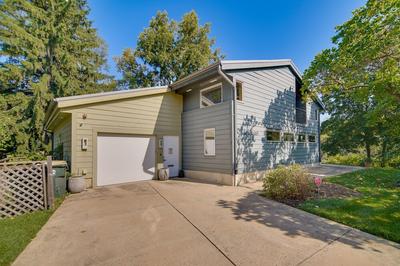 Riverfront Libertyville Retreat w/ Outdoor Kitchen