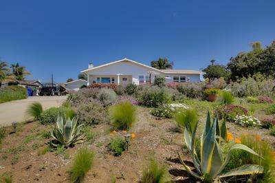 Beautiful South Oceanside Bungalow: 1 Mi to Beach!