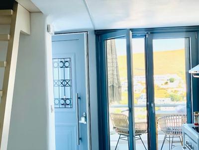 Gerani Deluxe Houses with Sea View