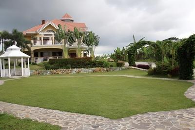 The Q Hotel & Restaurant