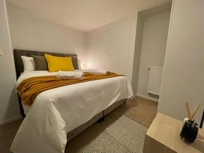 One Lux Stay Near Antwerp Central - Studio Apartment