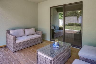 Tavares Retreat w/ Covered Patio & Private Yard