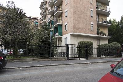 2 Bedrooms Flat with Parking near Metro Stop