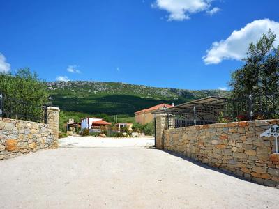 Villa in Kastel Luksic Near the Beach