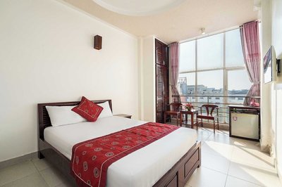 1328  Dinh Dinh Hotel