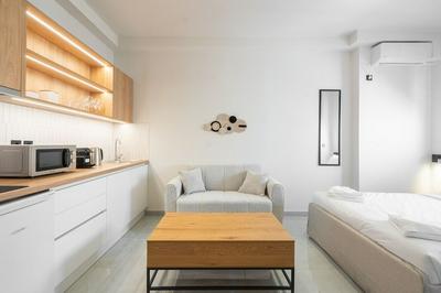LIV - Modern Studio Apartment S8-4a
