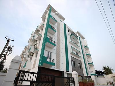 Capital O 14043 Hotel Star Holiday