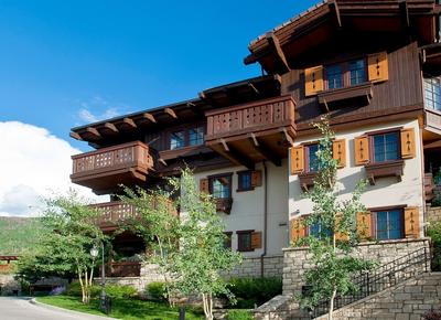 Luxury Mountainside 5BR Chalet in Vail Village by RedAwning
