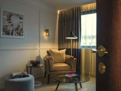 The Guardsman Hotel and Residences