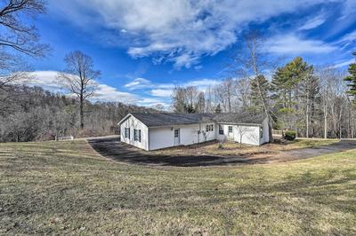 Serene Blue Ridge Getaway in Galax w/ Yard!